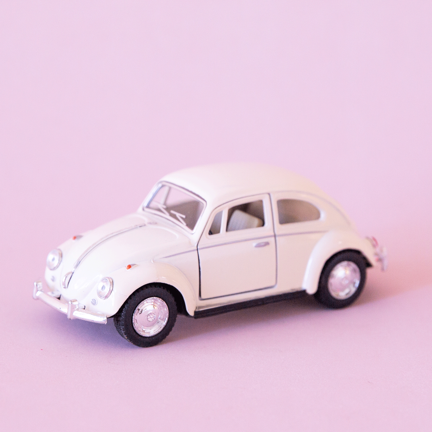 1967 VW Beetle | Pastel Ivory